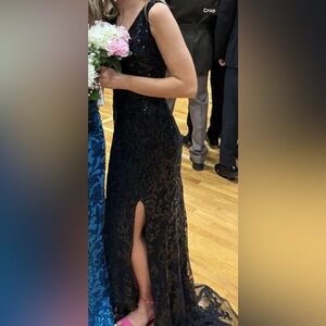 Elegant Black Lace Evening Dress